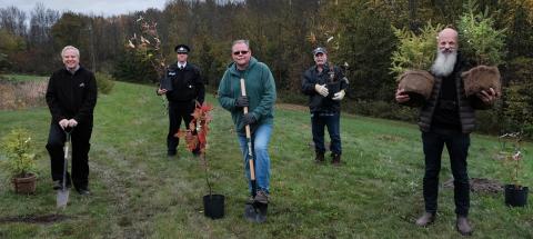 Raisin Region Conservation Authority (RRCA) board members and staff were recently joined by Township of South Stormont Council members and staff, as well as members of the Ontario Provincial Police and the general public in planting nearly 300 native tree and shrub species on the grounds of the Township’s municipal office, which border the south branch of the Raisin River. 