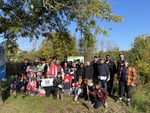 Eamer’s Corners Public School children ready to plant trees.