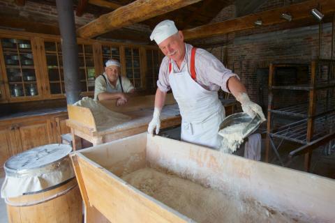 UPPER CANADA VILLAGE
